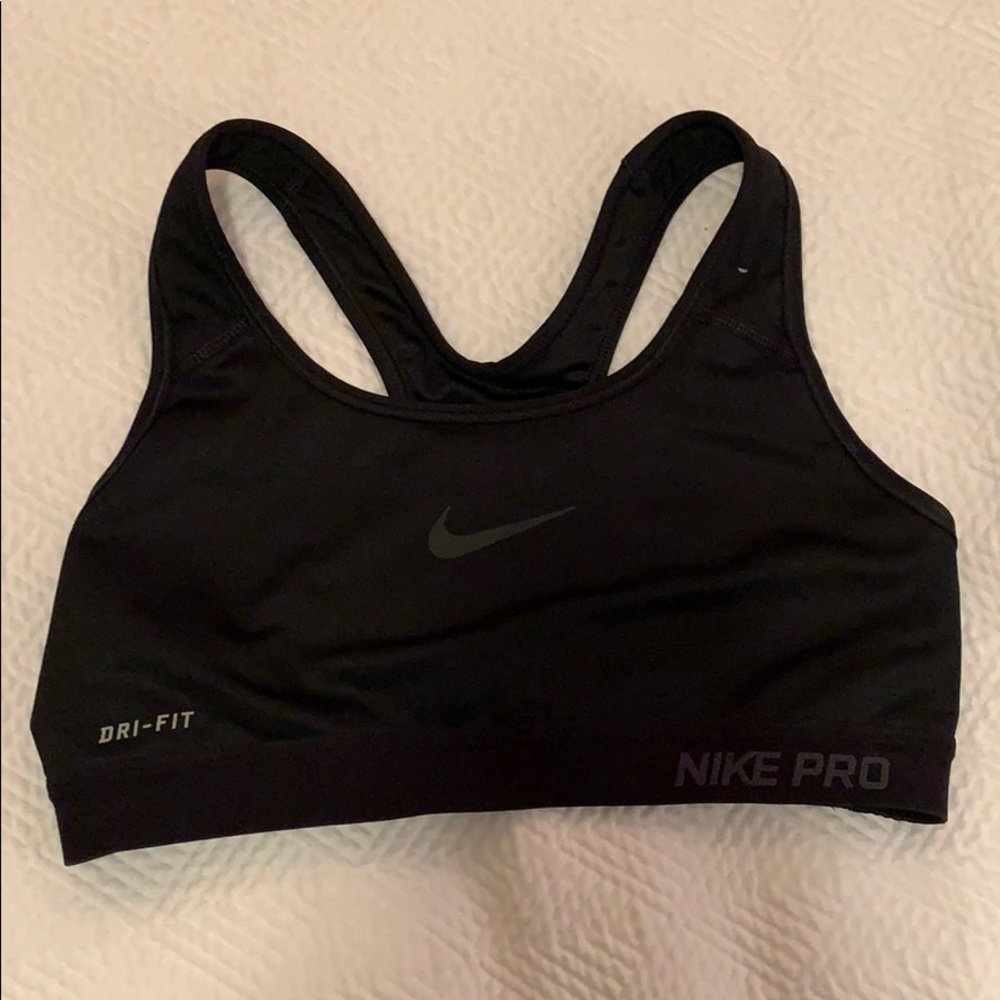 Black nike pro sports bra!!!!!